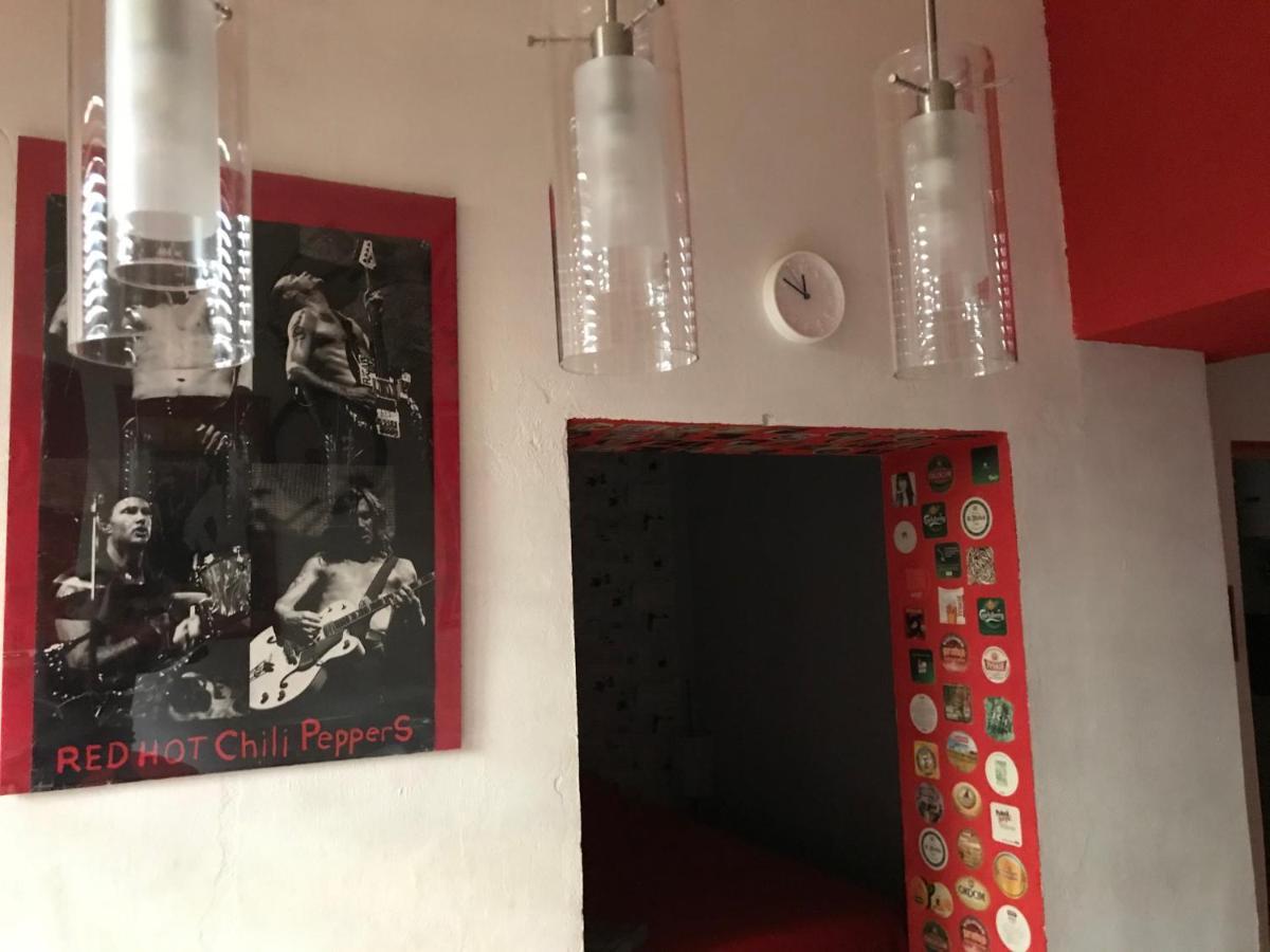 شقة Studio Red And White وودج المظهر الخارجي الصورة