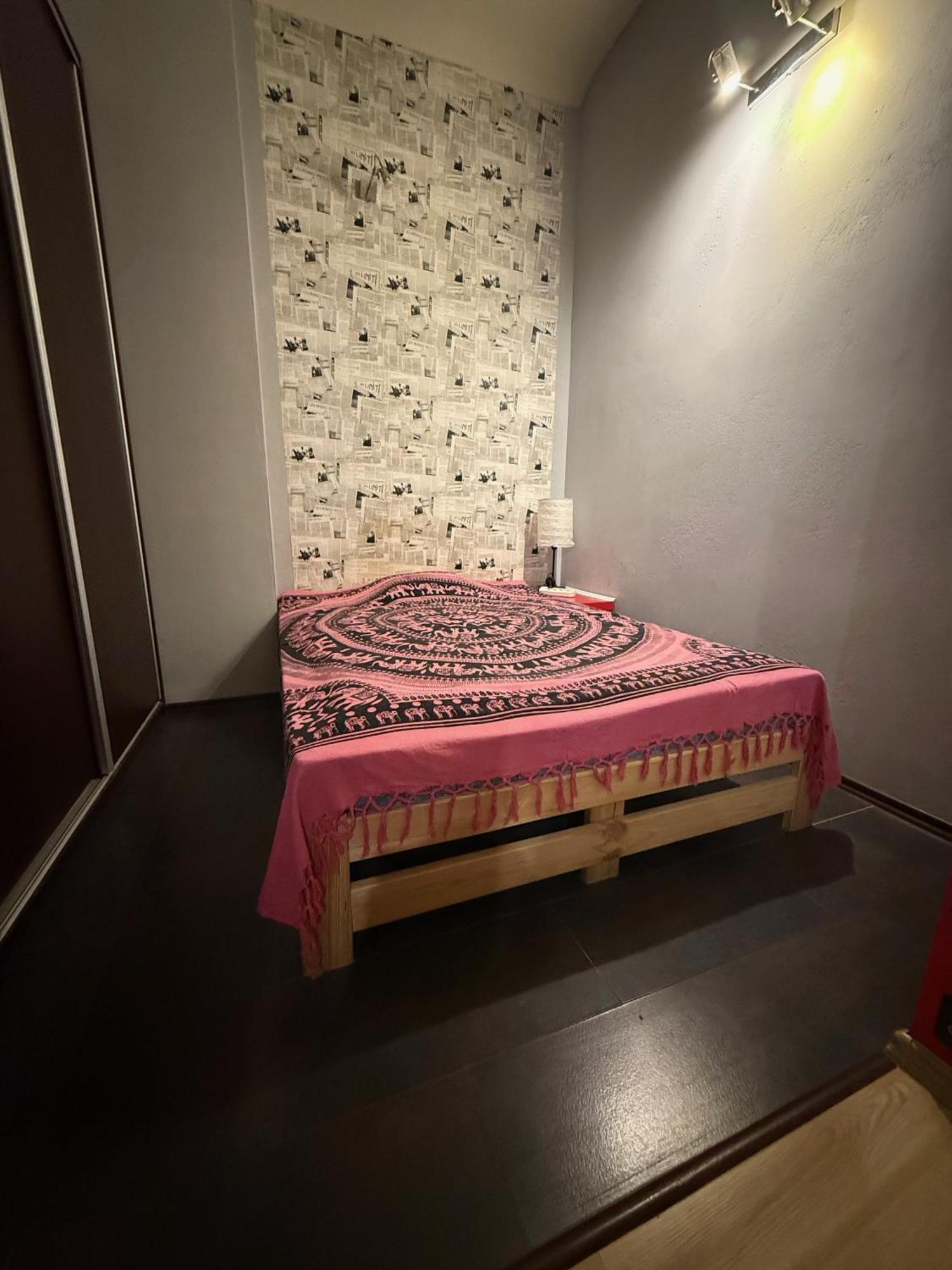 شقة Studio Red And White وودج المظهر الخارجي الصورة