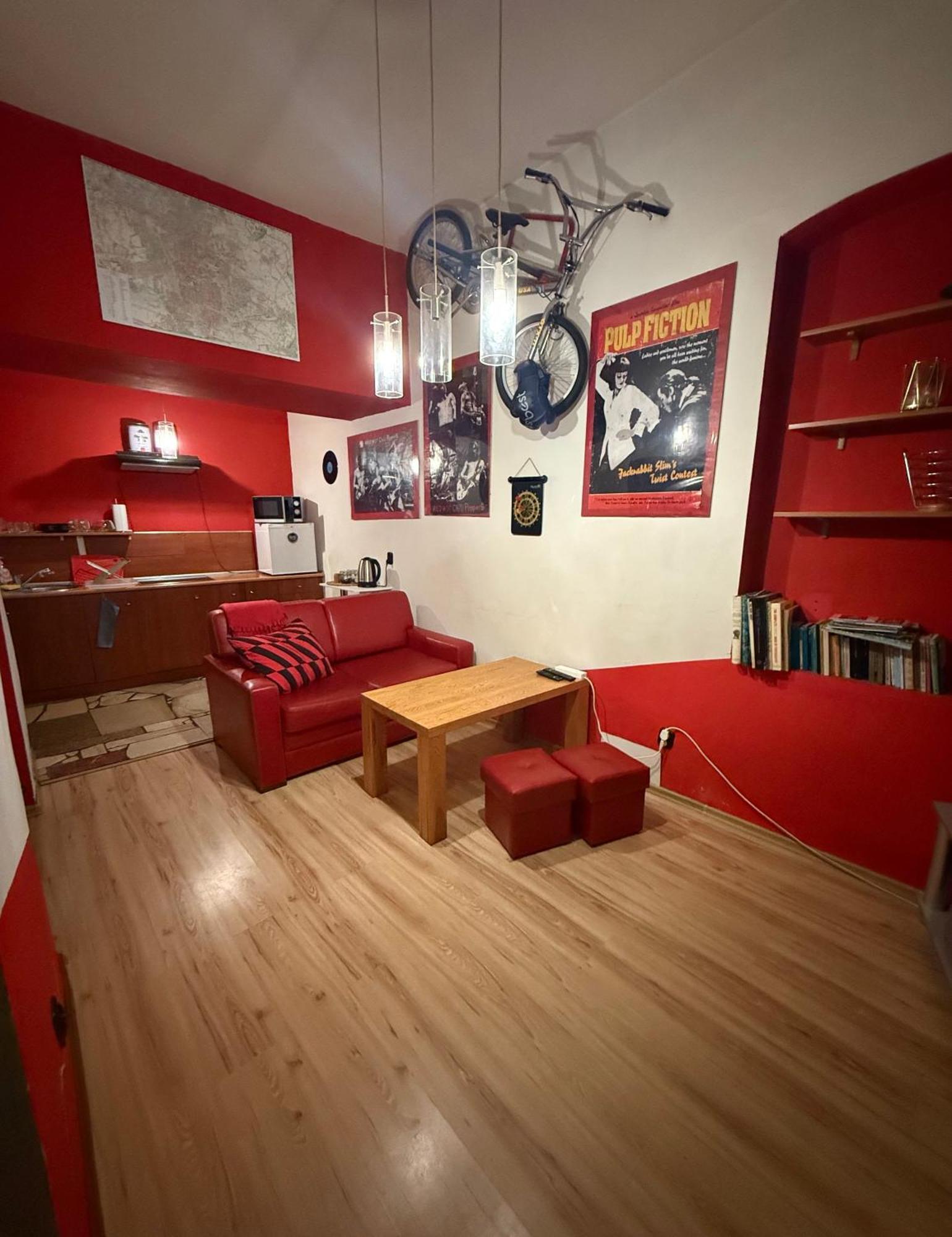 شقة Studio Red And White وودج المظهر الخارجي الصورة
